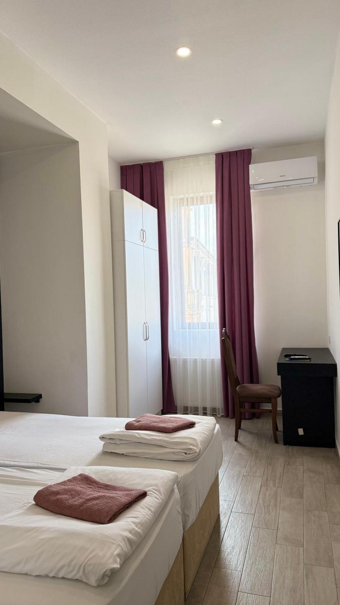 Star Hotel Kutaisi Esterno foto