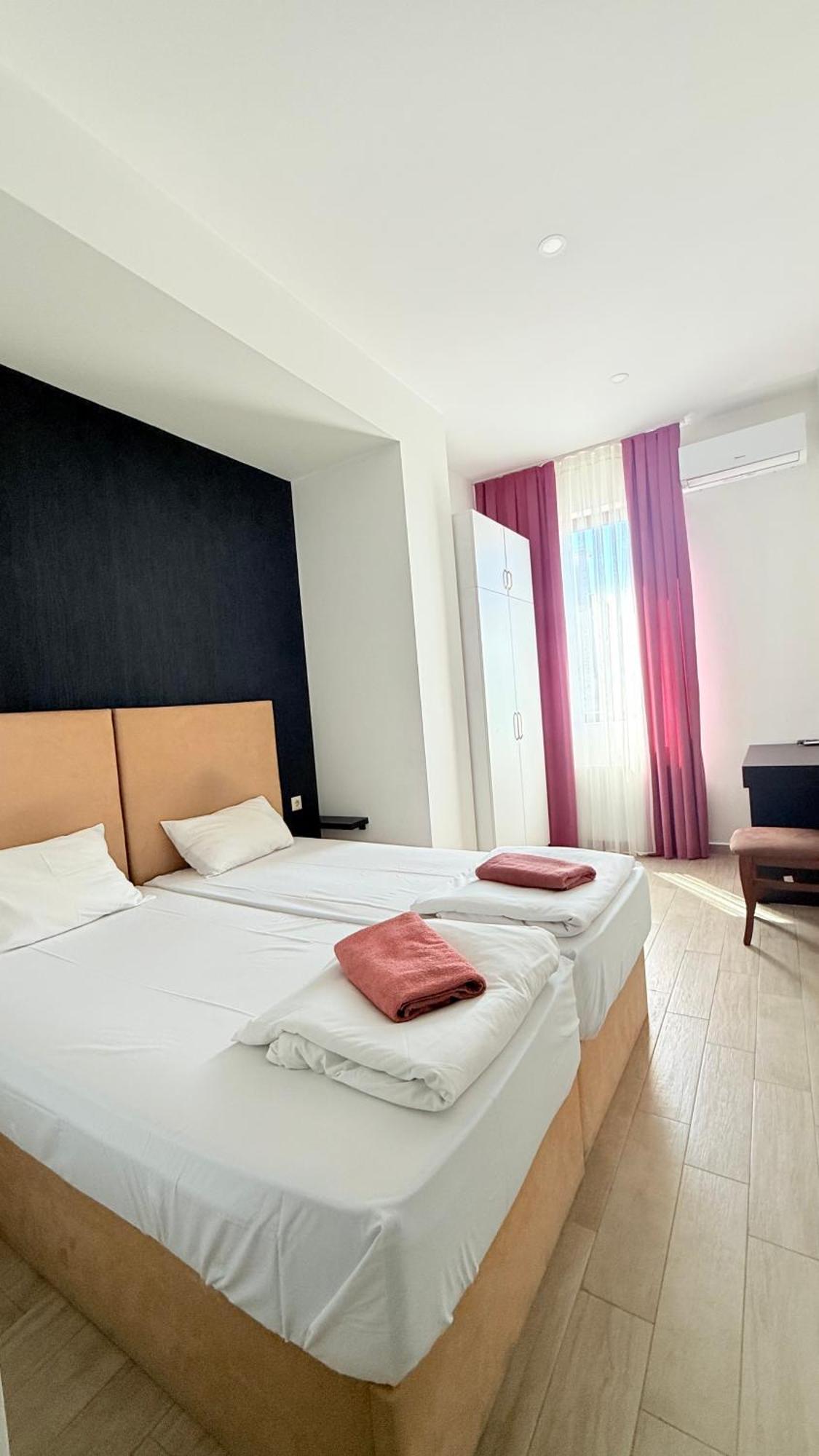 Star Hotel Kutaisi Esterno foto