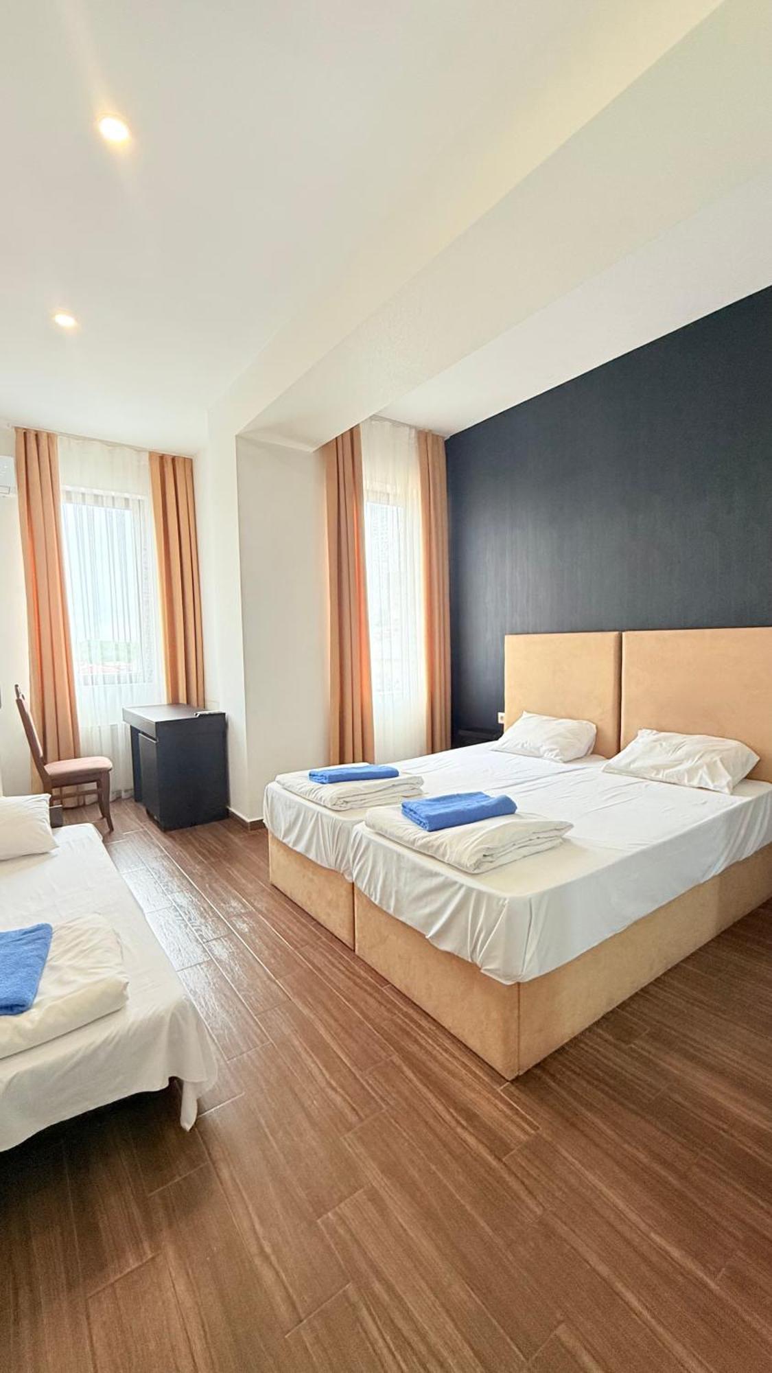 Star Hotel Kutaisi Esterno foto